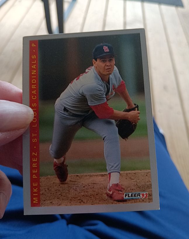 1993 Fleer #132 Mike Perez — front