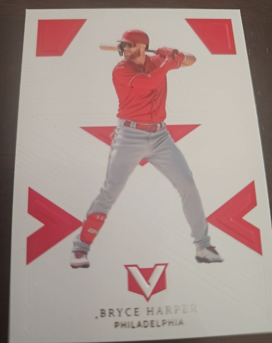 2022 Panini Chronicles Vertex #18 Bryce Harper — front