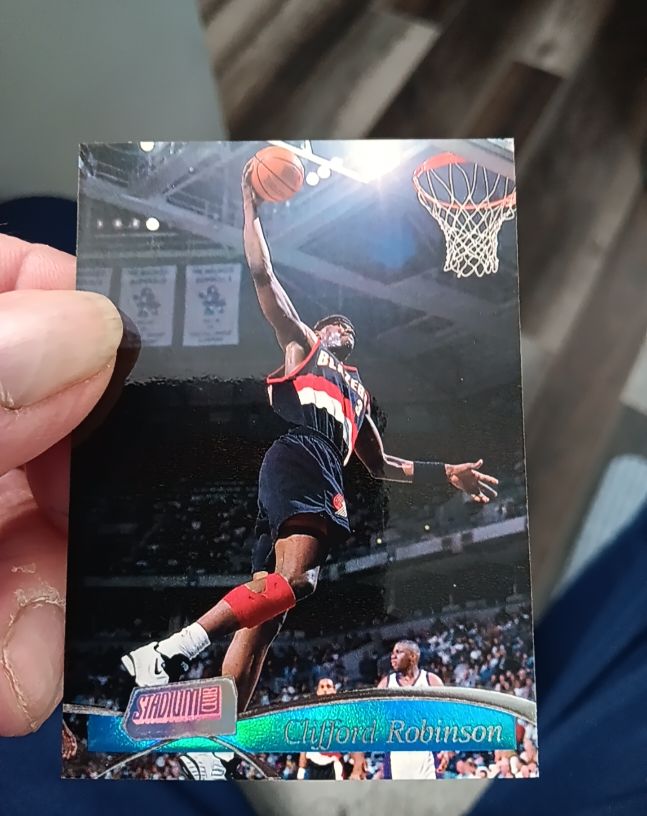 1997-98 Topps Stadium Club #61 Clifford Robinson — front