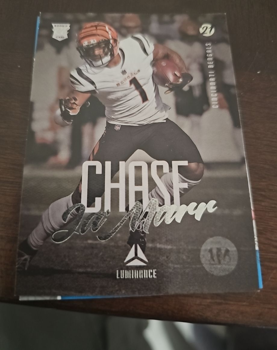 2021 Panini Chronicles Luminance #212 Ja'Marr Chase — front