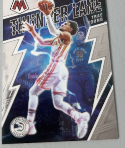 2021-22 Panini Mosaic #15 Trae Young Thunder Lane — front