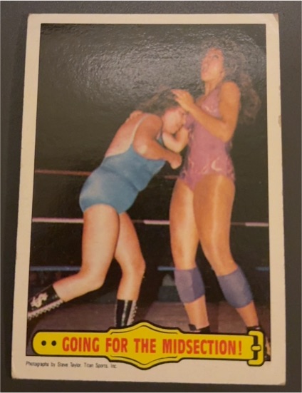1985 Topps WWF #25 Fabulous Moolah vs. Wendi Richter Going For The Midsection! — front