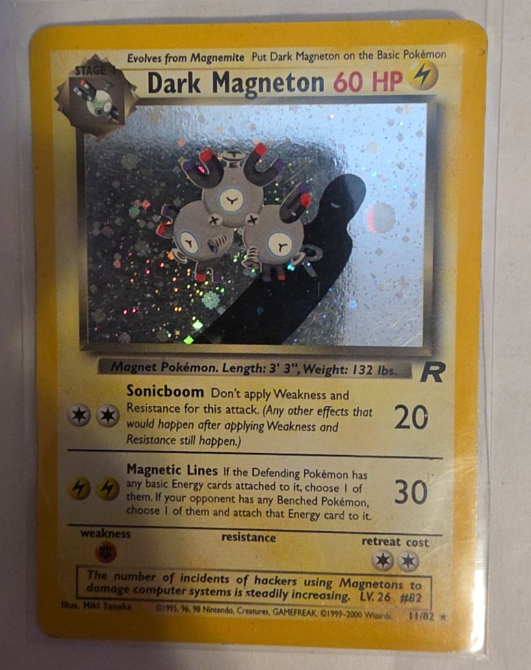 1999 Pokémon Team Rocket #11 Dark Magneton — front