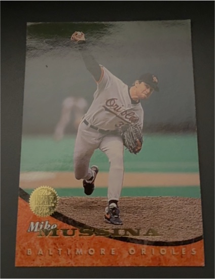 1994 Leaf #105 Mike Mussina — front