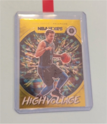 2019-20 Panini NBA Hoops #9 Luka Doncic High Voltage — front
