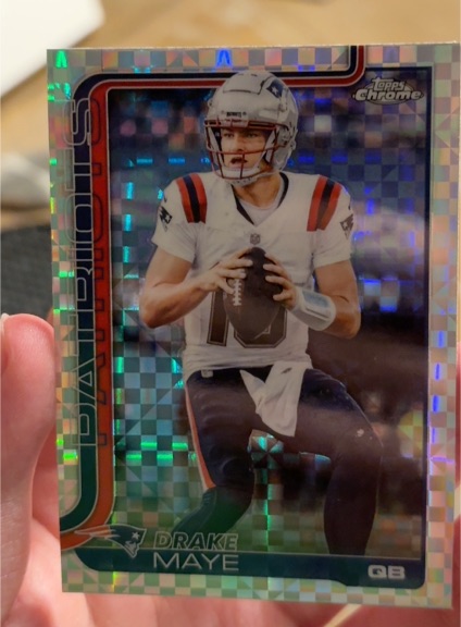 2025 Topps Chrome #207 Drake Maye X-Fractor — front