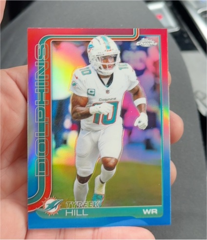2025 Topps Chrome #185 Tyreek Hill — front