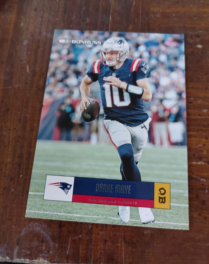 2025 Panini Donruss Retro 2005 #R05-DKM Drake Maye — front