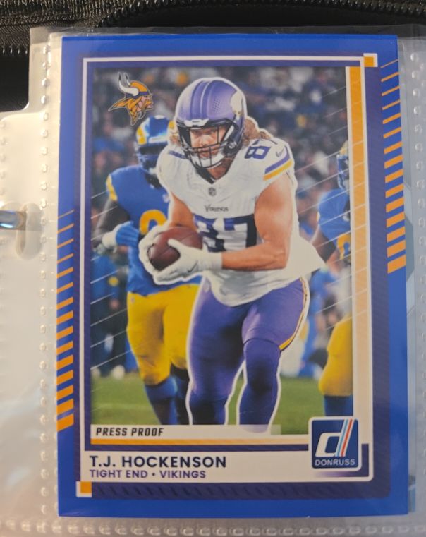 2025 Donruss #215 T.J. Hockenson Press Proof Blue — front