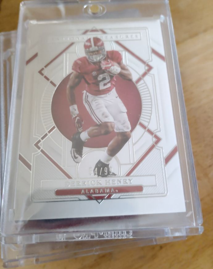 2021 Panini National Treasures Collegiate #34 Derrick Henry Alabama Crimson Tide — front