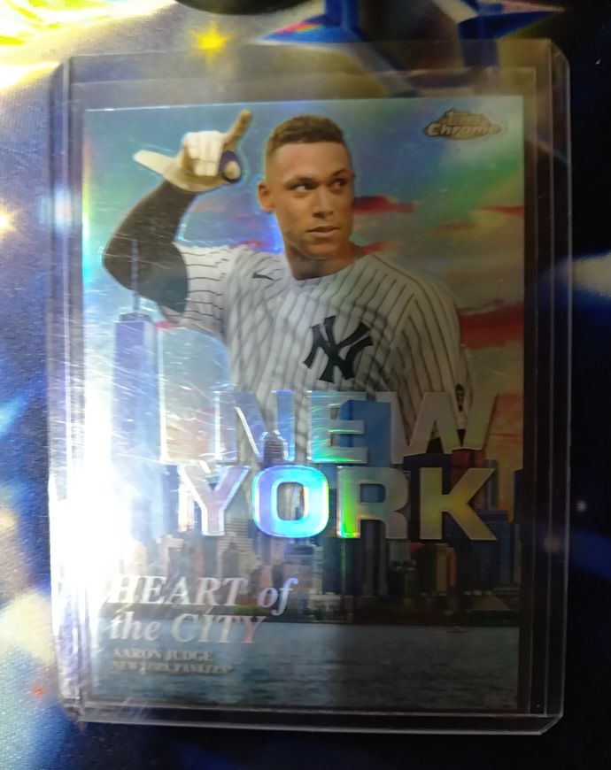 2022 Topps Chrome #HOC-13 Aaron Judge Heart of the City — front
