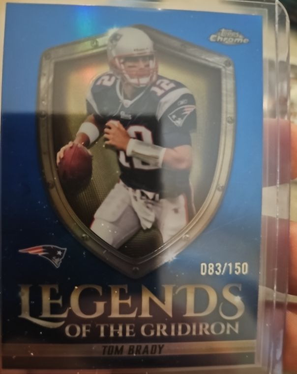 2025 Topps Chrome Legends of the Gridiron #LOG-9 Tom Brady — front