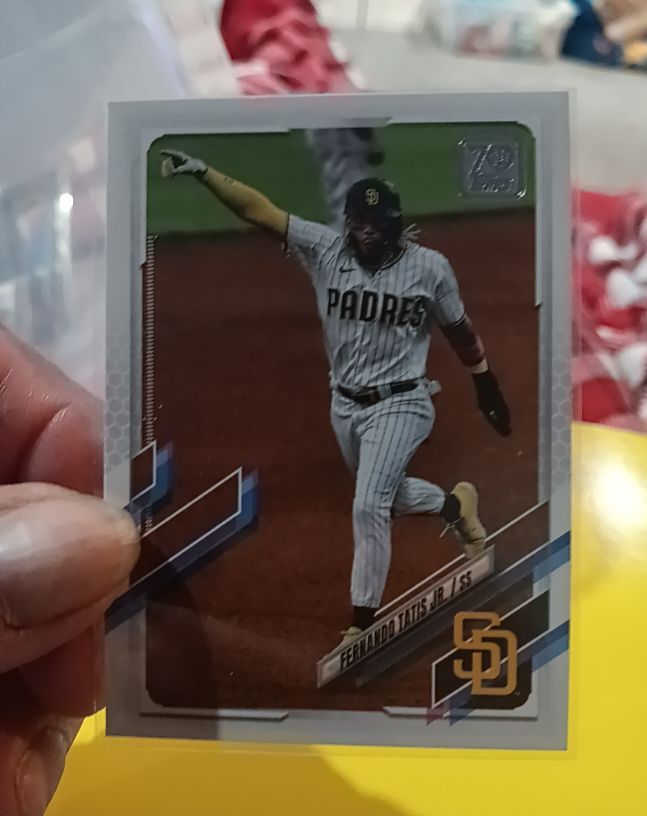 2021 Topps #1 Fernando Tatis Jr. — front