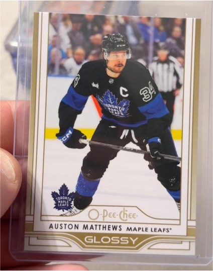 2025-26 Upper Deck #OG-25 Auston Matthews O-Pee-Chee Glossy Gold — front