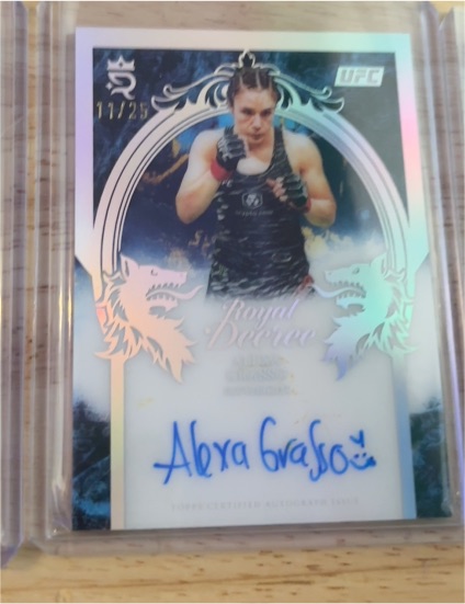 2024 Topps Royalty UFC Royal Decree Alexa Grasso #11/25 — front