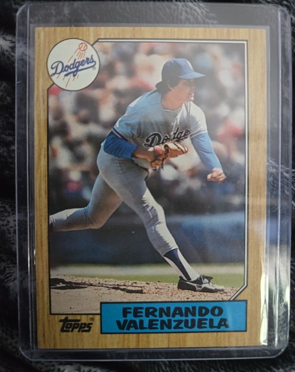 1987 Topps #410 Fernando Valenzuela — front