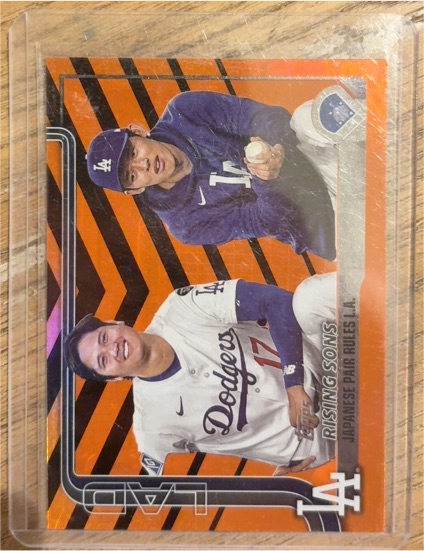 2025 Topps Update #US269 Shohei Ohtani / Roki Sasaki Rising Sons Holiday Parallel — front