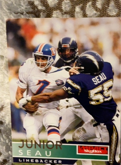 1995 SkyBox Impact #128 Junior Seau — front