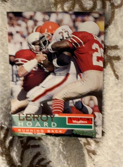 1995 SkyBox Impact #30 Leroy Hoard — front