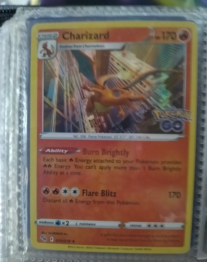 2020 Pokémon GO #10 Charizard — front
