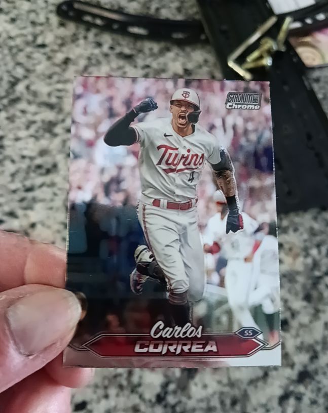 2024 Topps Stadium Club Chrome #118 Carlos Correa — front