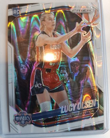 2025 Panini Prizm WNBA #104 Lucy Olsen — front