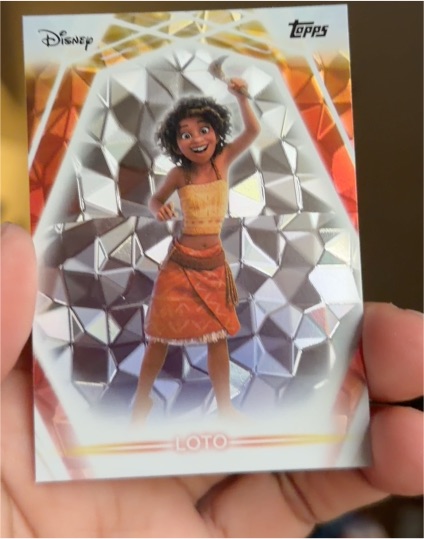 2026 Topps Disney Neon #23 Loto Diamante — front