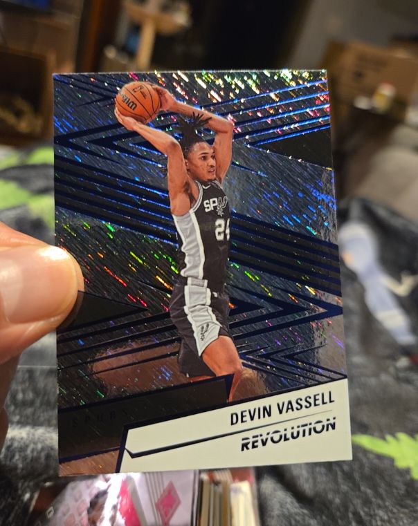 2024-25 Panini Revolution #24 Devin Vassell — front