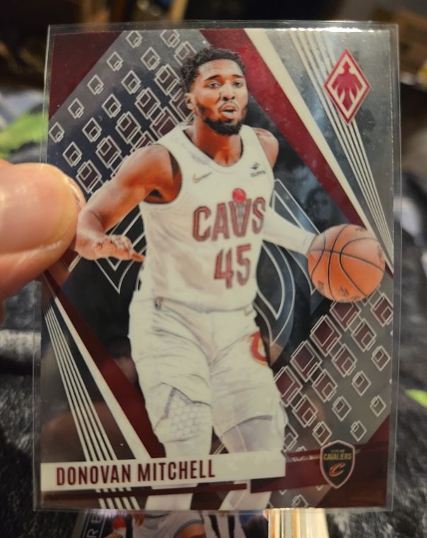2023-24 Panini Phoenix #146 Donovan Mitchell — front