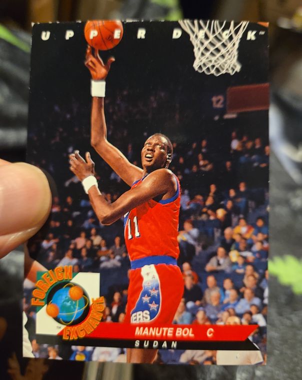 1992-93 Upper Deck Foreign Exchange #FE1 Manute Bol — front