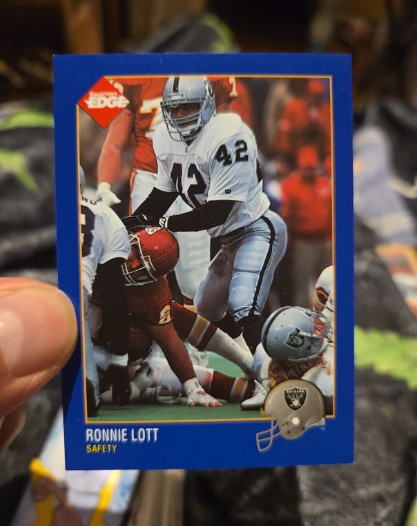 1992 Collector's Edge #77 Ronnie Lott — front