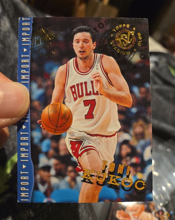 1994-95 Topps Stadium Club #252 Toni Kukoc — front