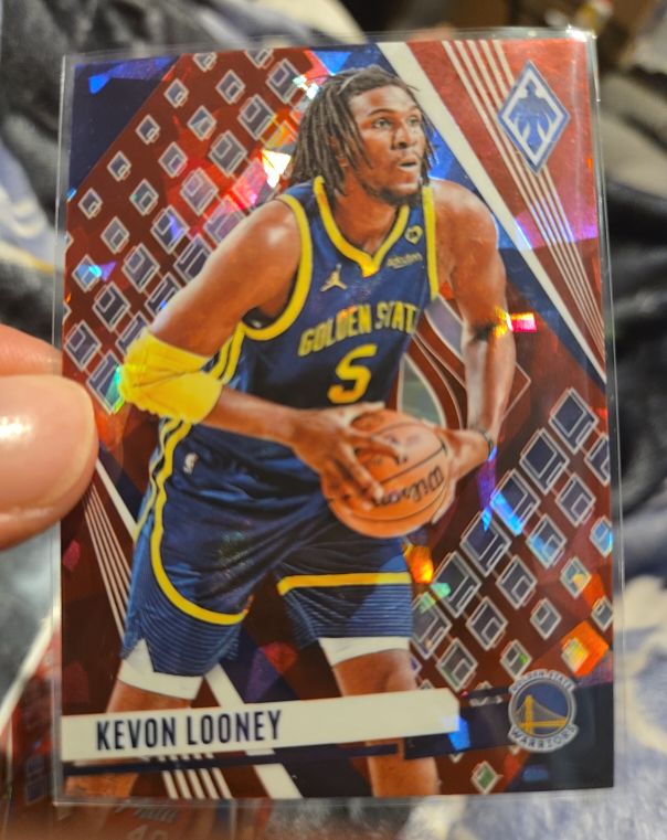 2023-24 Panini Phoenix #205 Kevon Looney — front