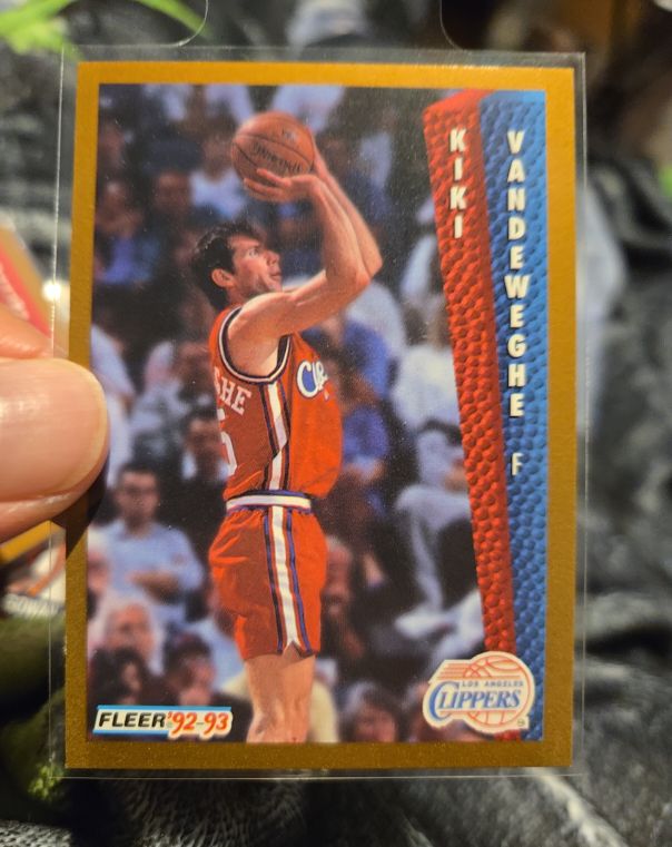 1992-93 Fleer #359 Kiki Vandeweghe — front