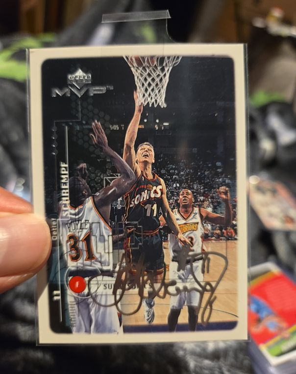 1999-00 Upper Deck MVP #151 Detlef Schrempf — front