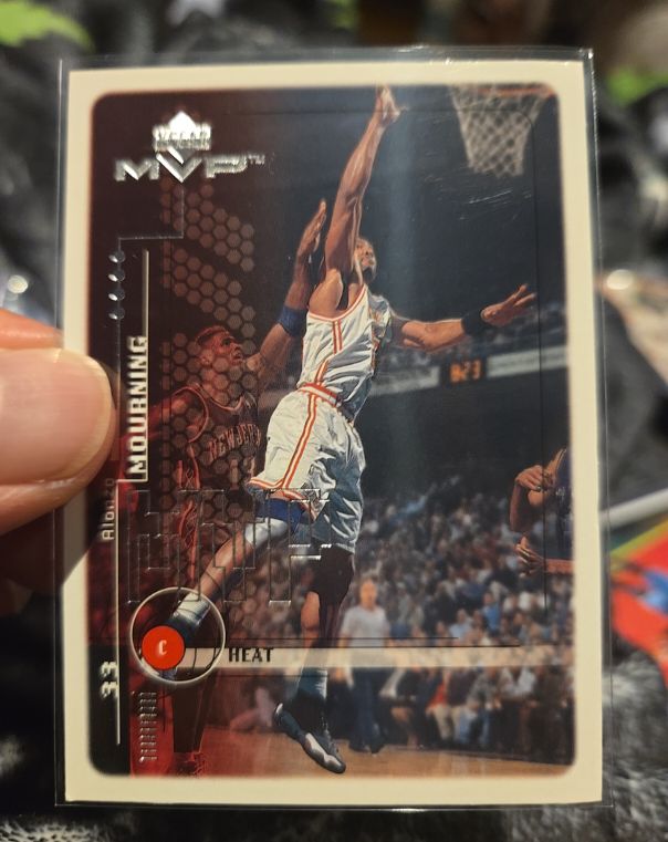 1999-00 Upper Deck MVP #82 Alonzo Mourning Miami Heat — front