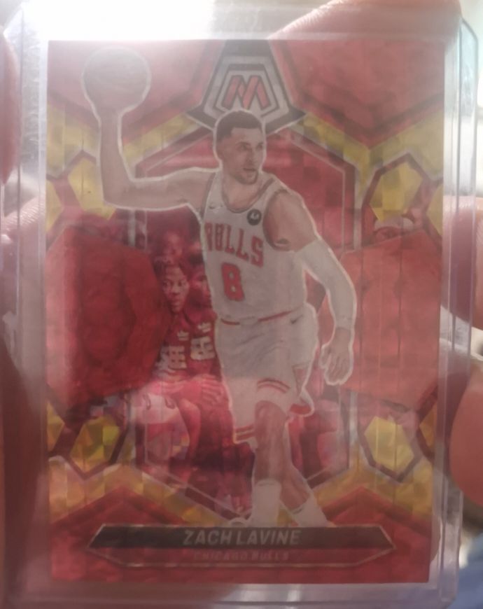 2023-24 Panini Mosaic #100 Zach LaVine — front