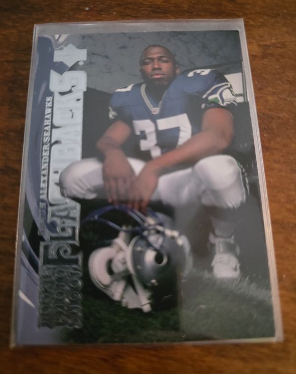 2007 Upper Deck #RPS-27 Shaun Alexander Rookie Exclusives Photo Shoot Flashbacks — front