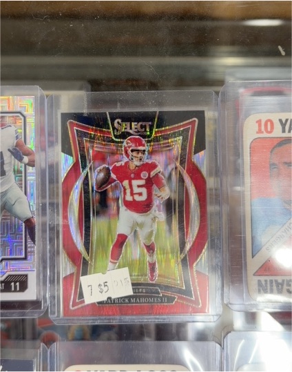 2024 Panini Select #33 Patrick Mahomes II Concourse Black & Red Shock Prizm — front