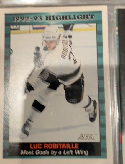1993-94 Score #451 Luc Robitaille — front