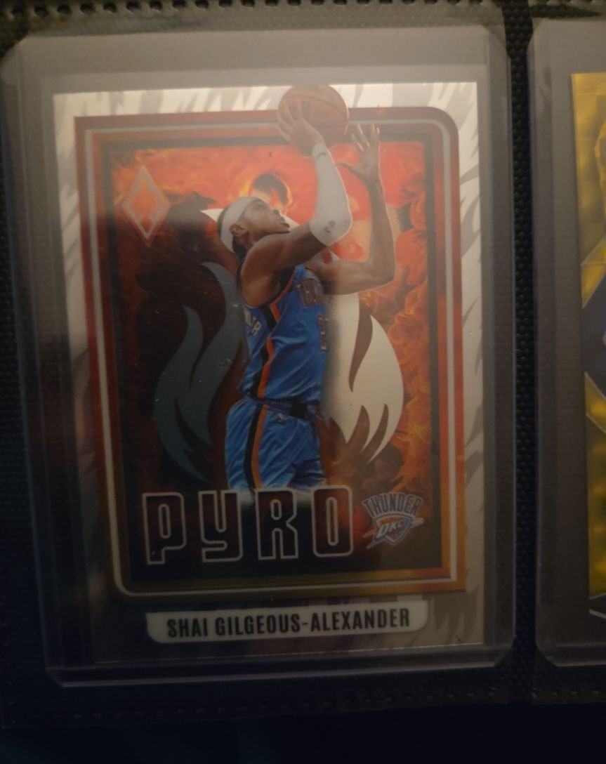 2023-24 Panini Phoenix Pyro #PYRO Shai Gilgeous-Alexander — front