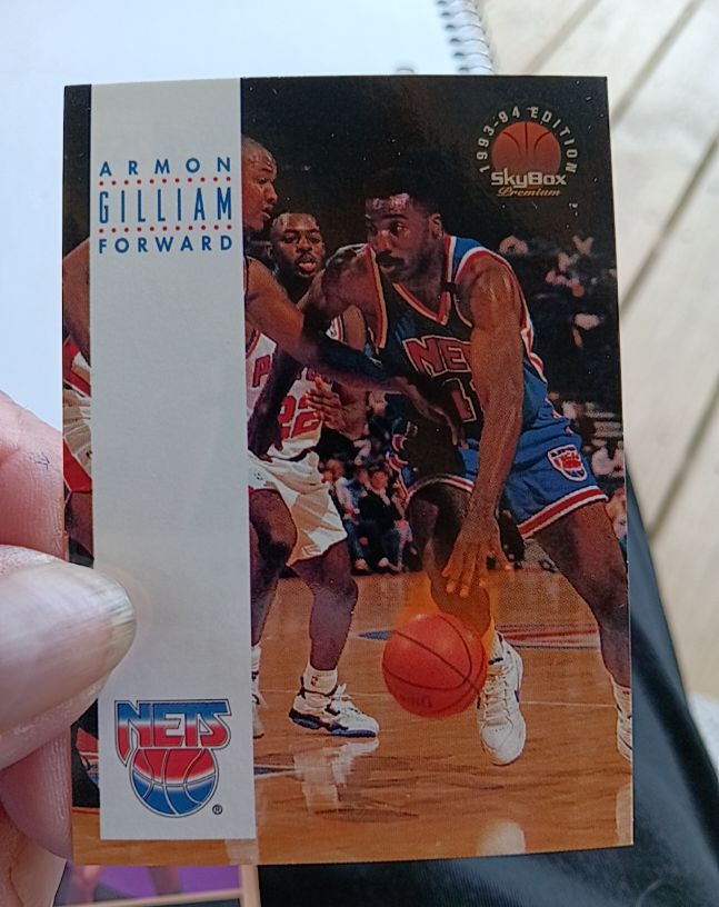 1993-94 SkyBox Premium #253 Armon Gilliam New Jersey Nets — front