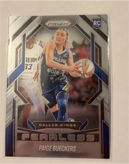 2025 Panini Prizm WNBA #13 Paige Bueckers Fearless Rookie — front