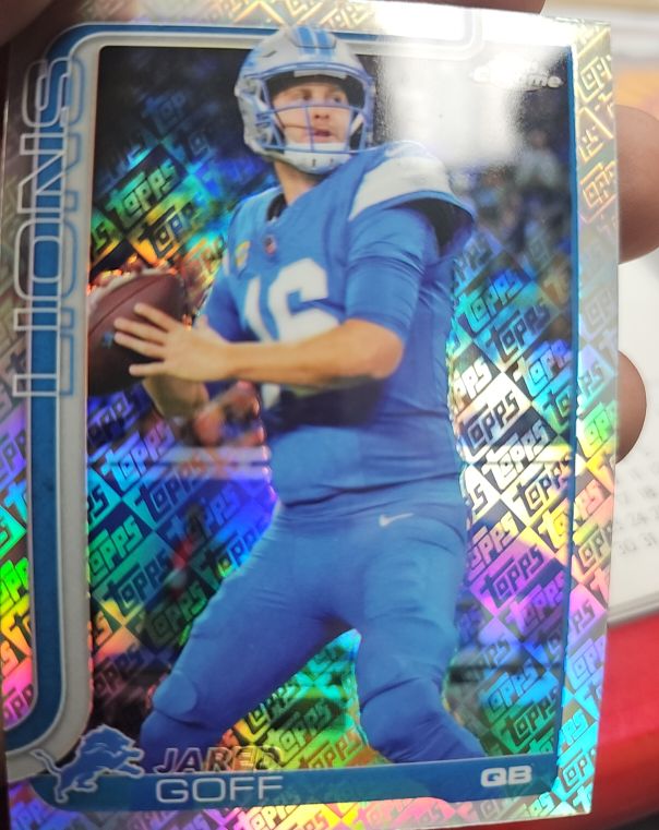 2025 Topps Chrome #102 Jared Goff — front