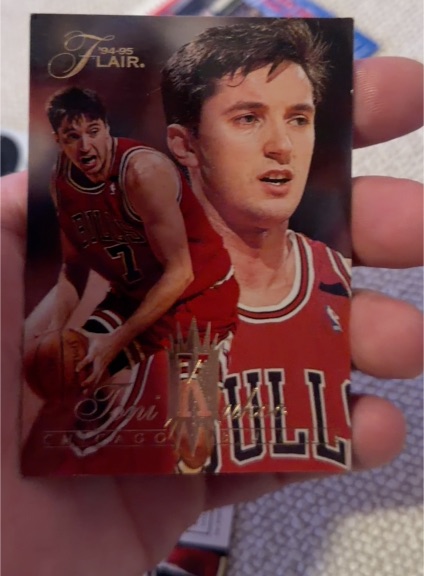 1994-95 Fleer Flair #22 Toni Kukoc — front