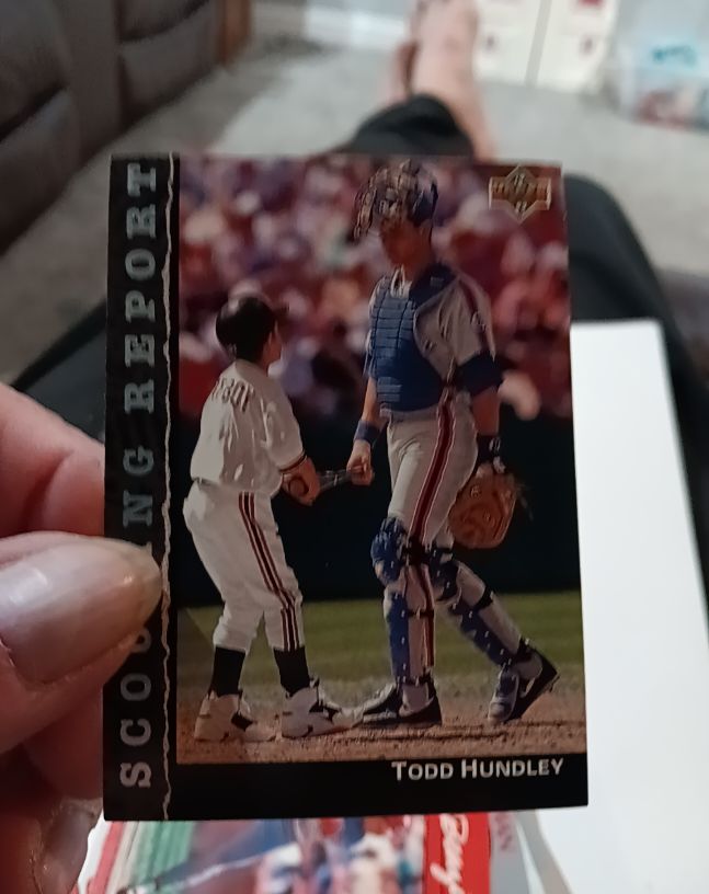 1992 Upper Deck #SR10 Todd Hundley Scouting Report — front