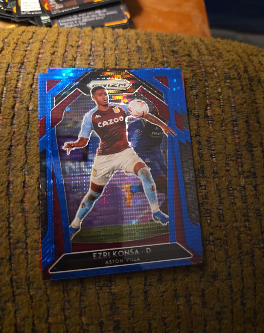 2020-21 Panini Prizm Premier League #276 Ezri Konsa — front