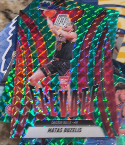 2024-25 Panini Mosaic Elevate #14 Matas Buzelis — front
