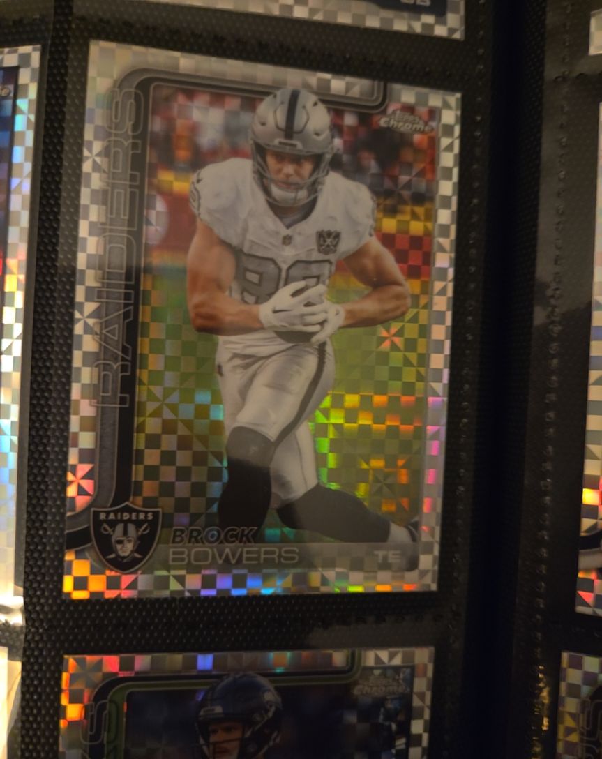 2025 Topps Chrome #178 Brock Bowers X-Fractor — front