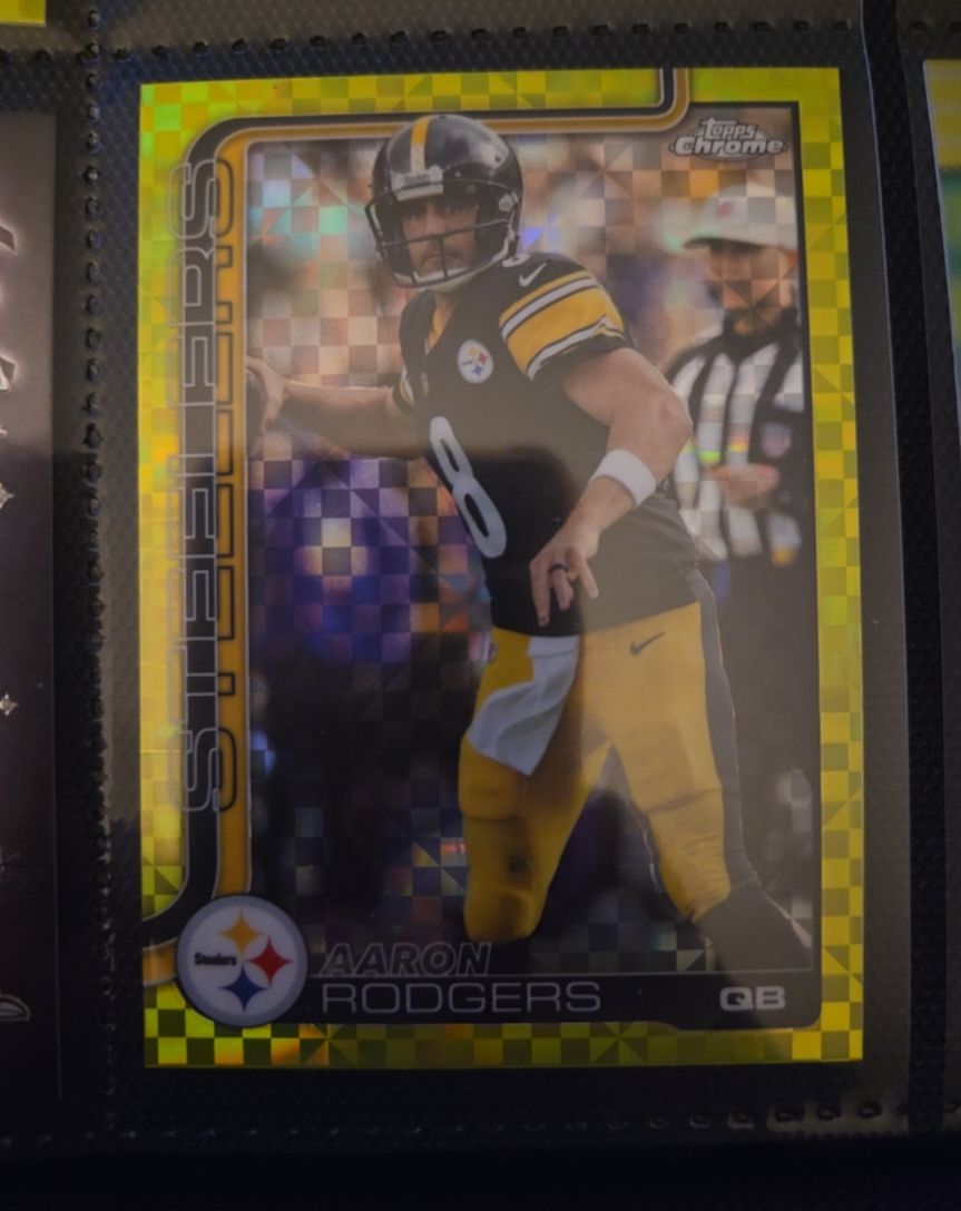 2025 Topps Chrome #255 Aaron Rodgers Lime Green X-Fractor Pittsburgh Steelers — front